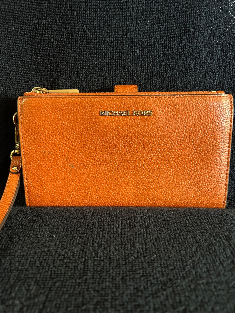 Michael Kors Adele Smartphone Orange Pebbled Leather Wristlet Clutch Gold Logo